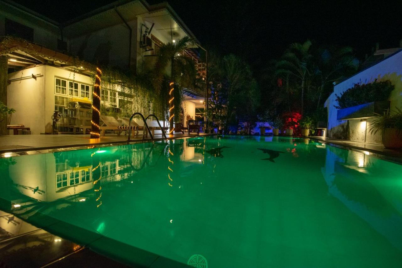 Avon Hotel Hikkaduwa
